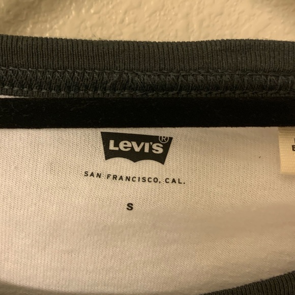 Levi’s tee - Picture 3 of 3